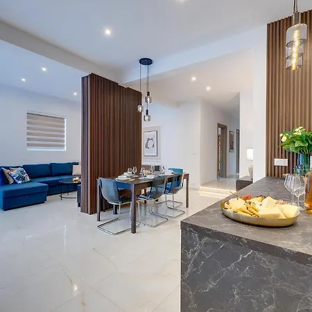 Art Deco Luxury Location