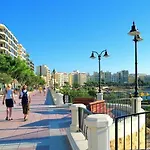 Art Deco Luxury Location