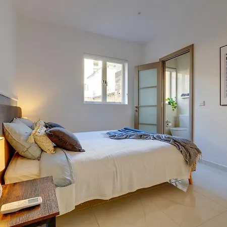 Art Deco Luxury Location Apartament Sliema