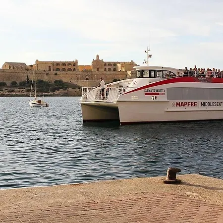 Art Deco Luxury Location * Sliema