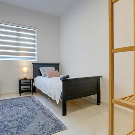 Art Deco Luxury Location スリーマ